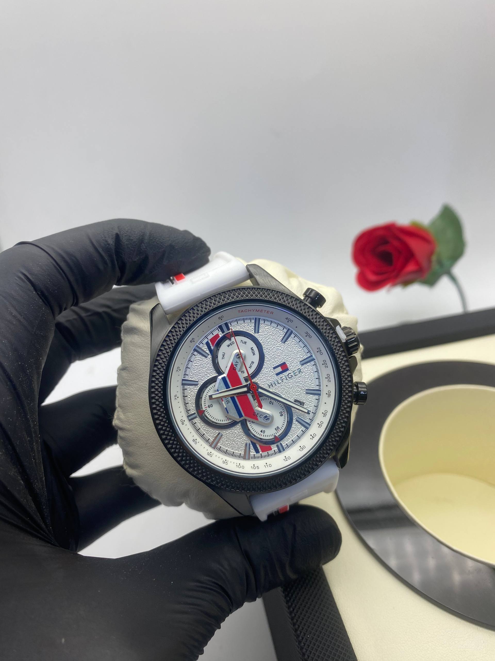 MONTRE TOMMY HILFIGER